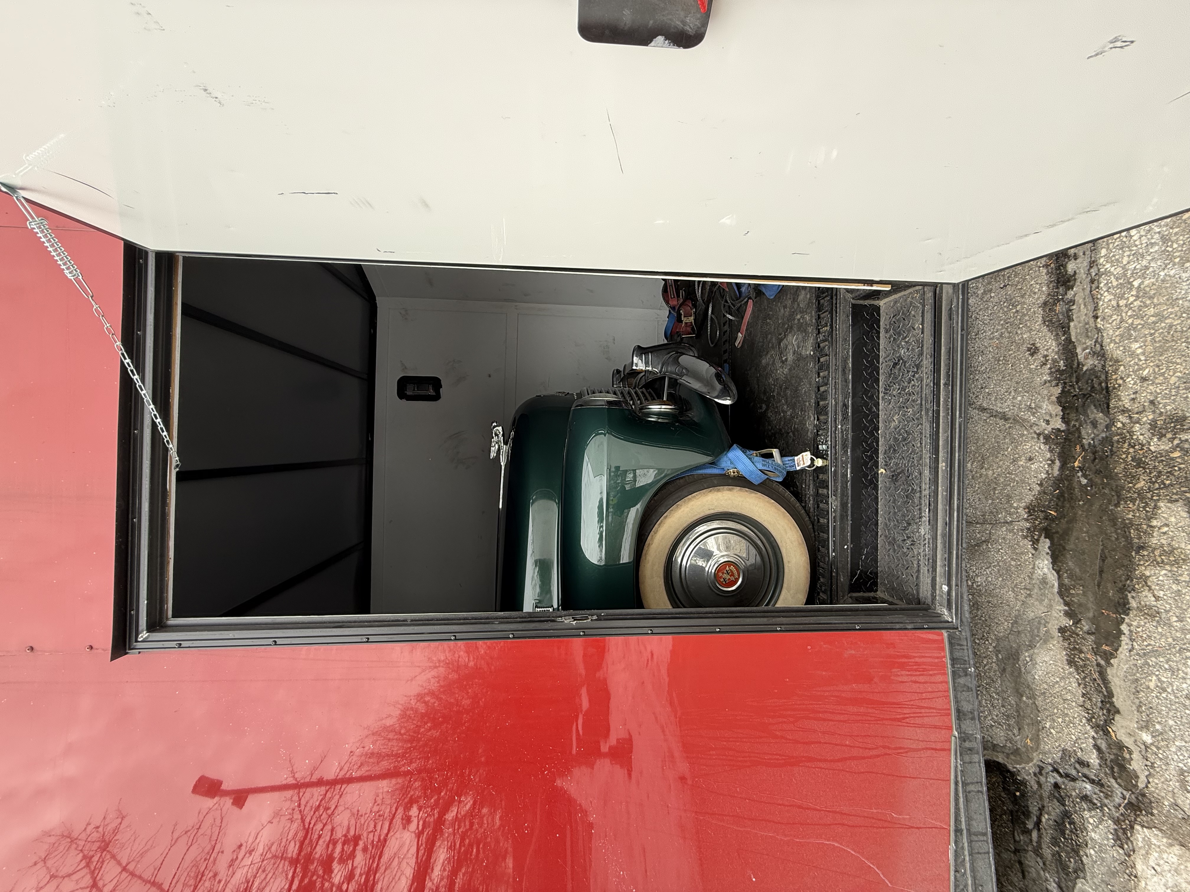 Cargo Enclosed 