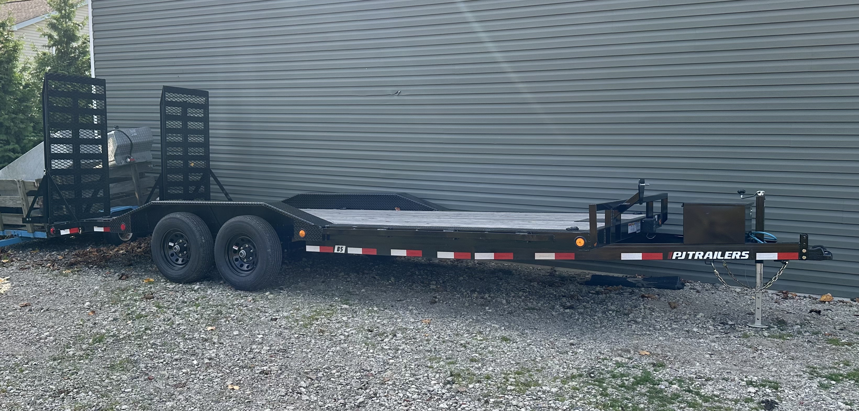 PJ Trailers B5 (Car Trailer)