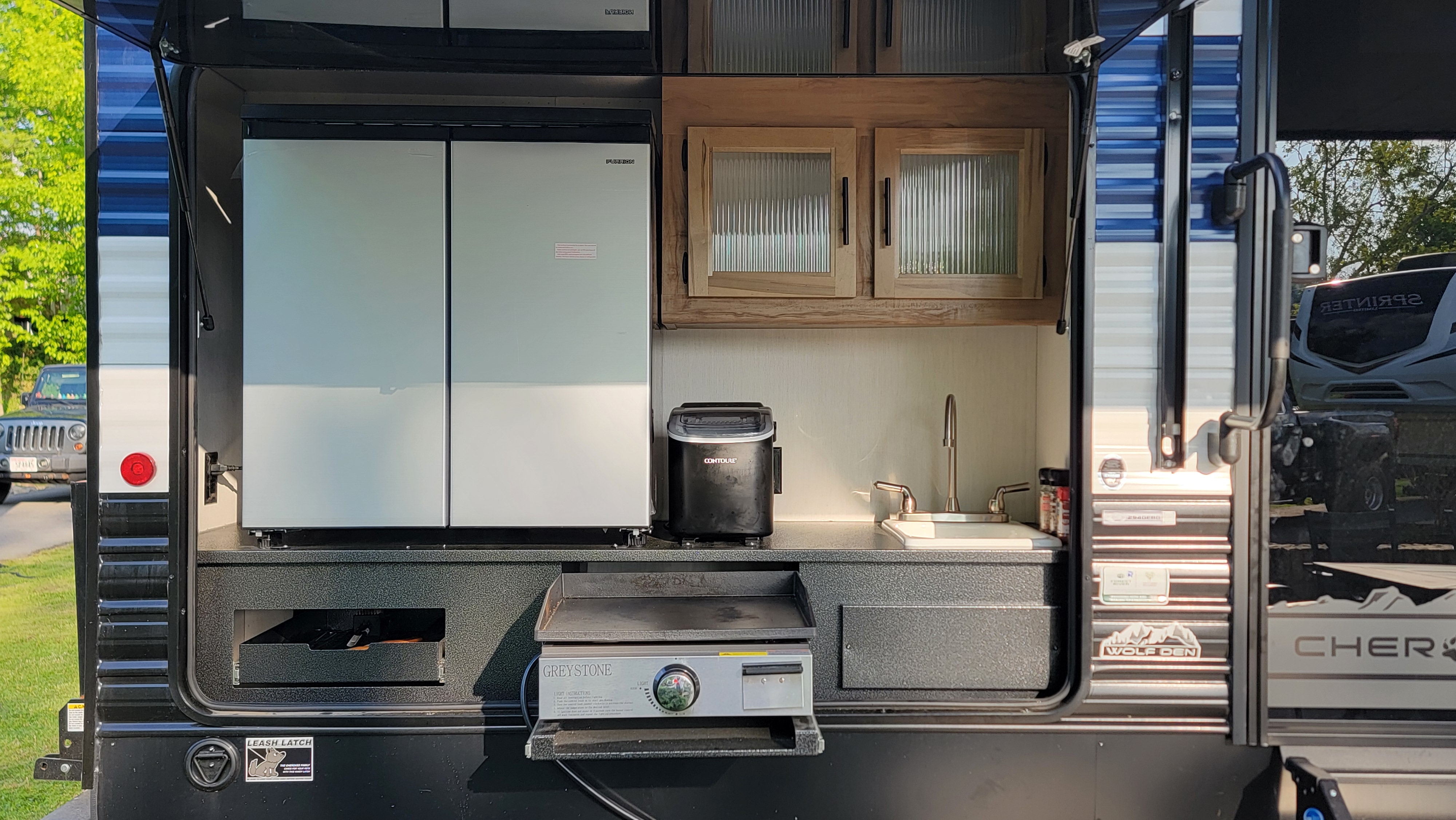 Forest River Wolf Den 294GEBG