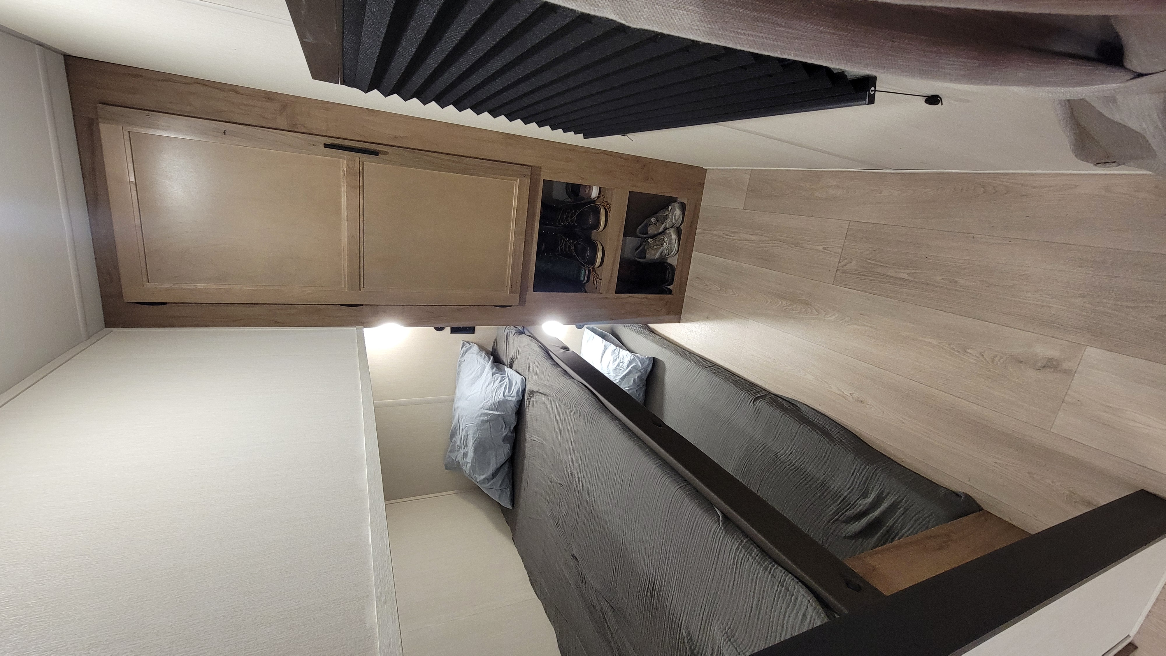 Forest River Wolf Den 294GEBG