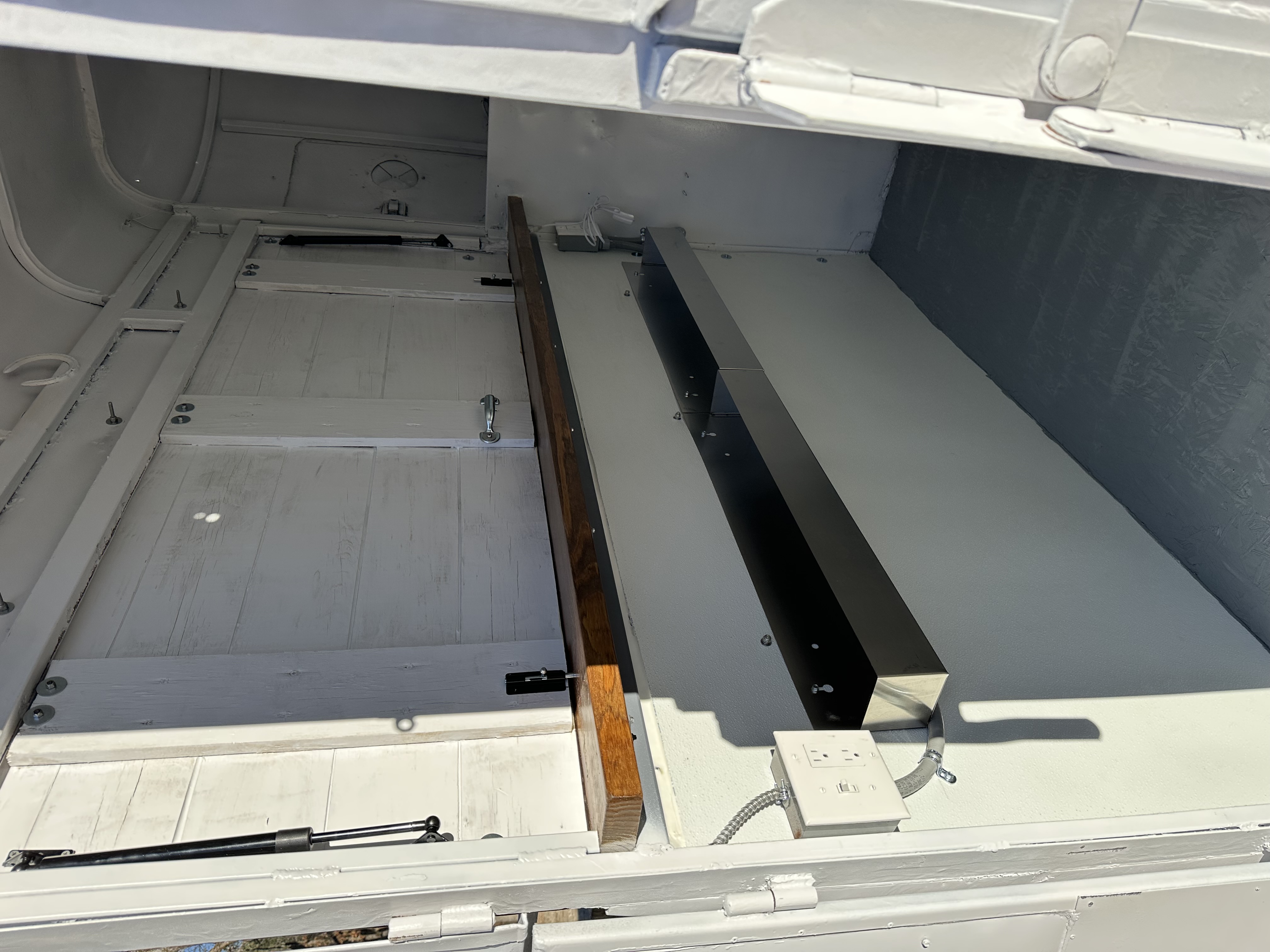 WW Trailers Mobile Bar Trailer