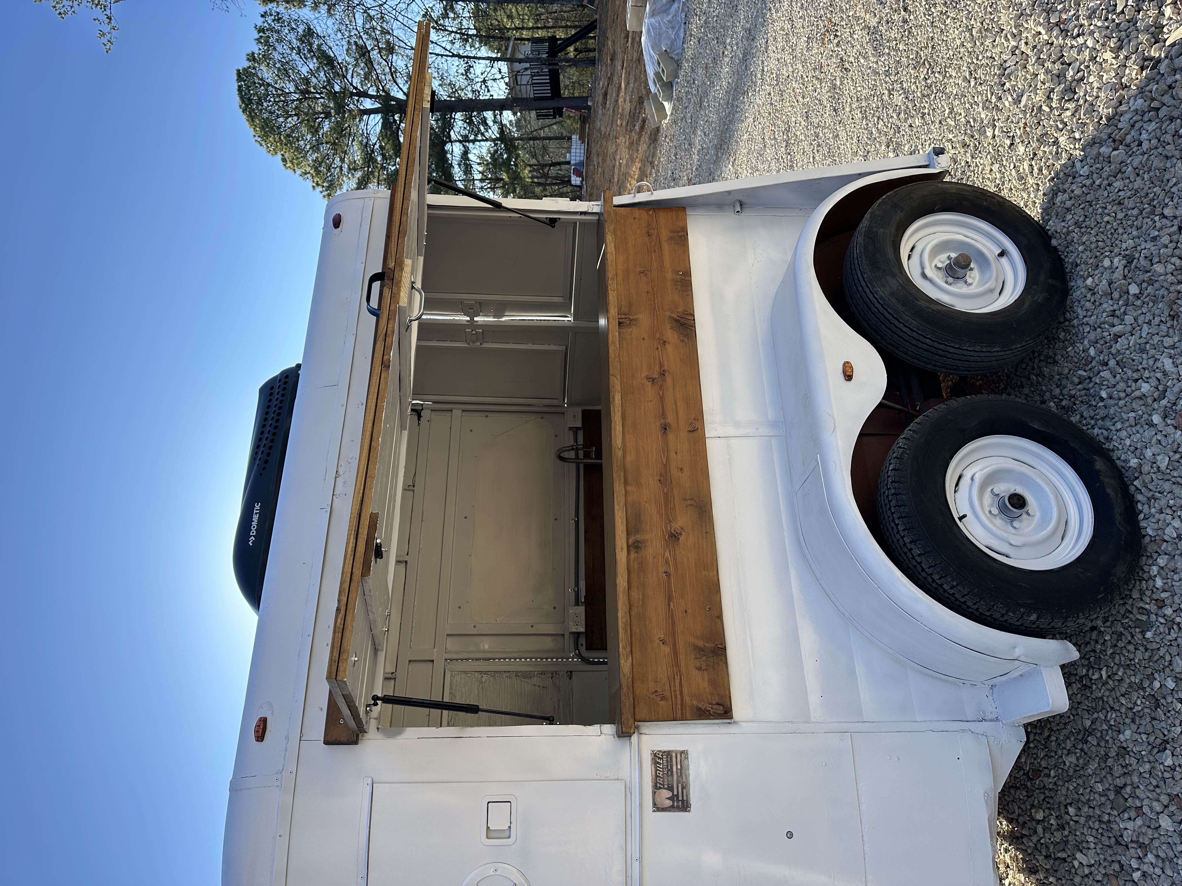 WW Trailers Mobile Bar Trailer